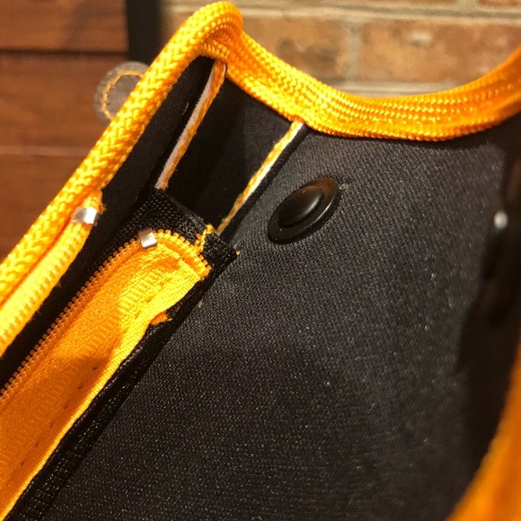 Veuve Clicquot Ice Jacket (26) - Picture 4 of 6